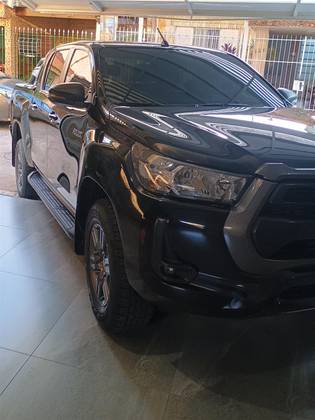 TOYOTA HILUX 2.8 D-4D TURBO DIESEL CD SR 4X4 AUTOMÁTICO